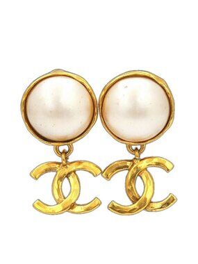 Chanel Earrings Gold CC Logo